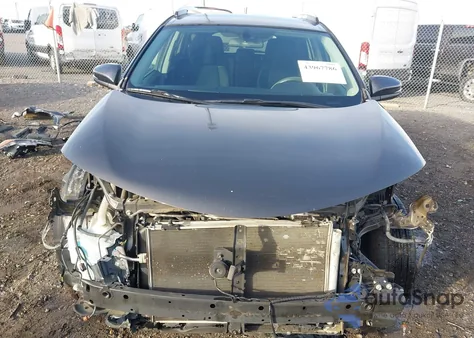 2015 Toyota Rav4 Xle z USA, uszkodzony, nr VIN 2T3WFREV0FW166623